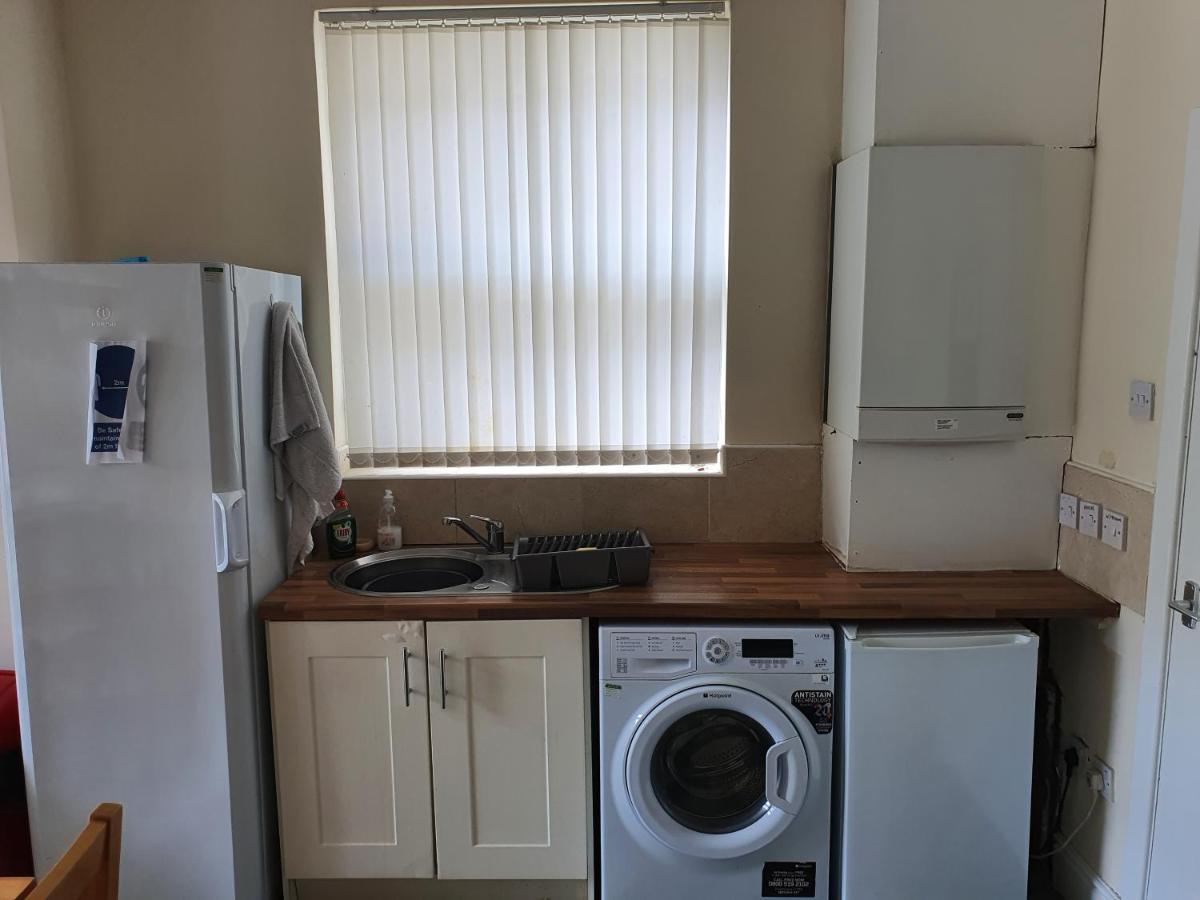 12 Person 6 Bedroom Self Catering House 利物浦 外观 照片