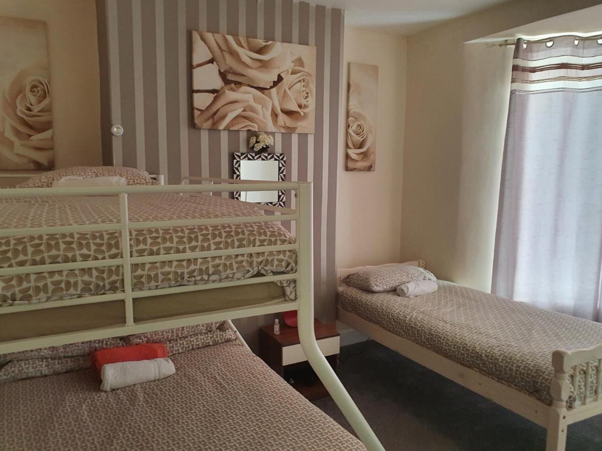 12 Person 6 Bedroom Self Catering House 利物浦 外观 照片