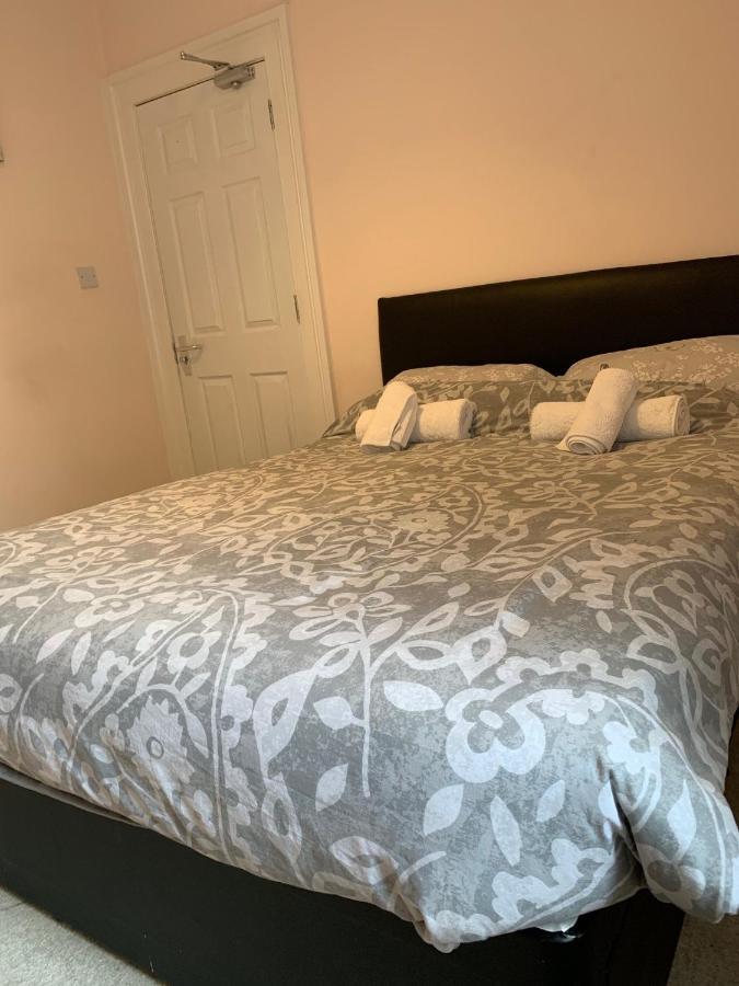 12 Person 6 Bedroom Self Catering House 利物浦 外观 照片