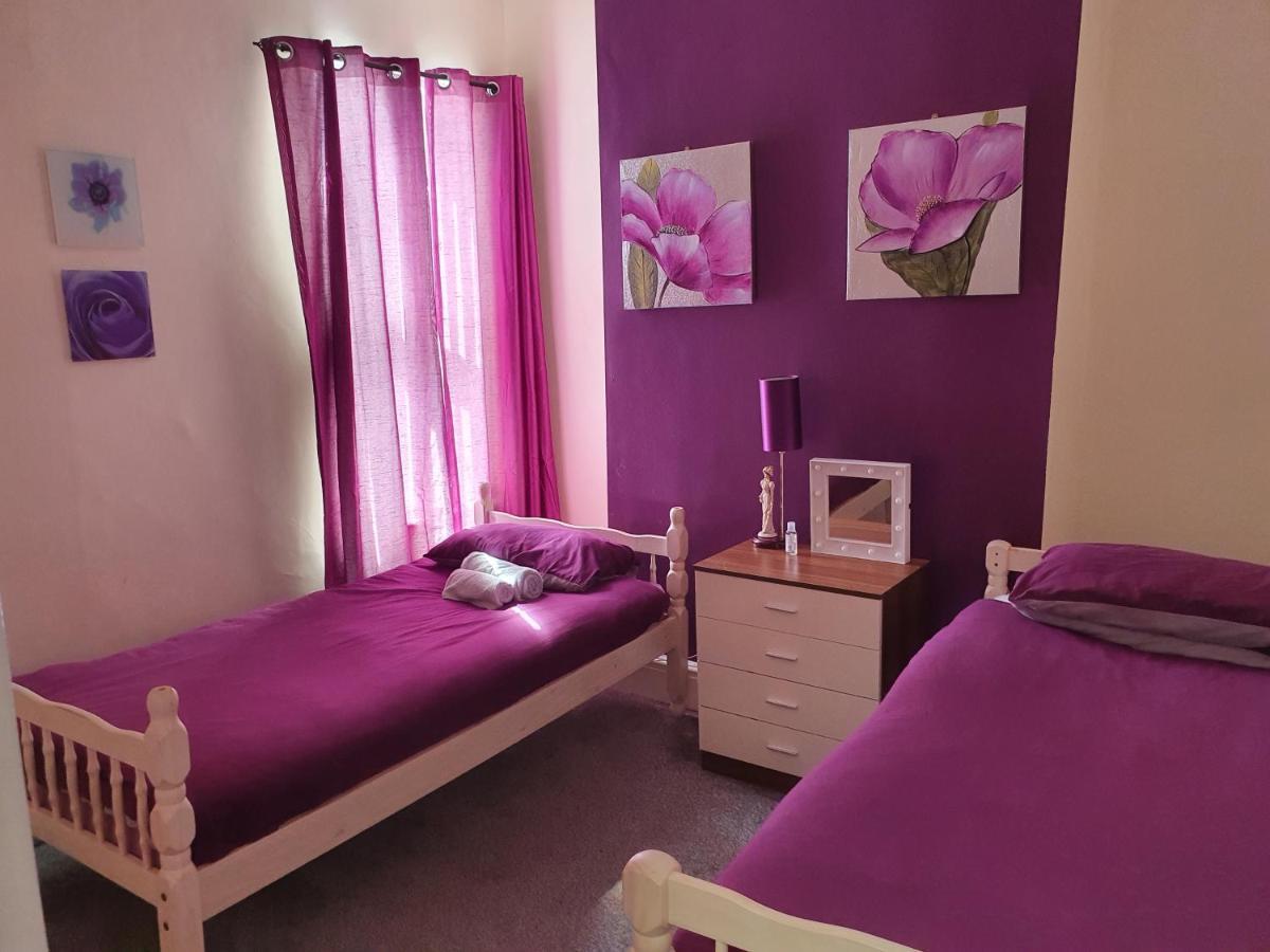 12 Person 6 Bedroom Self Catering House 利物浦 外观 照片